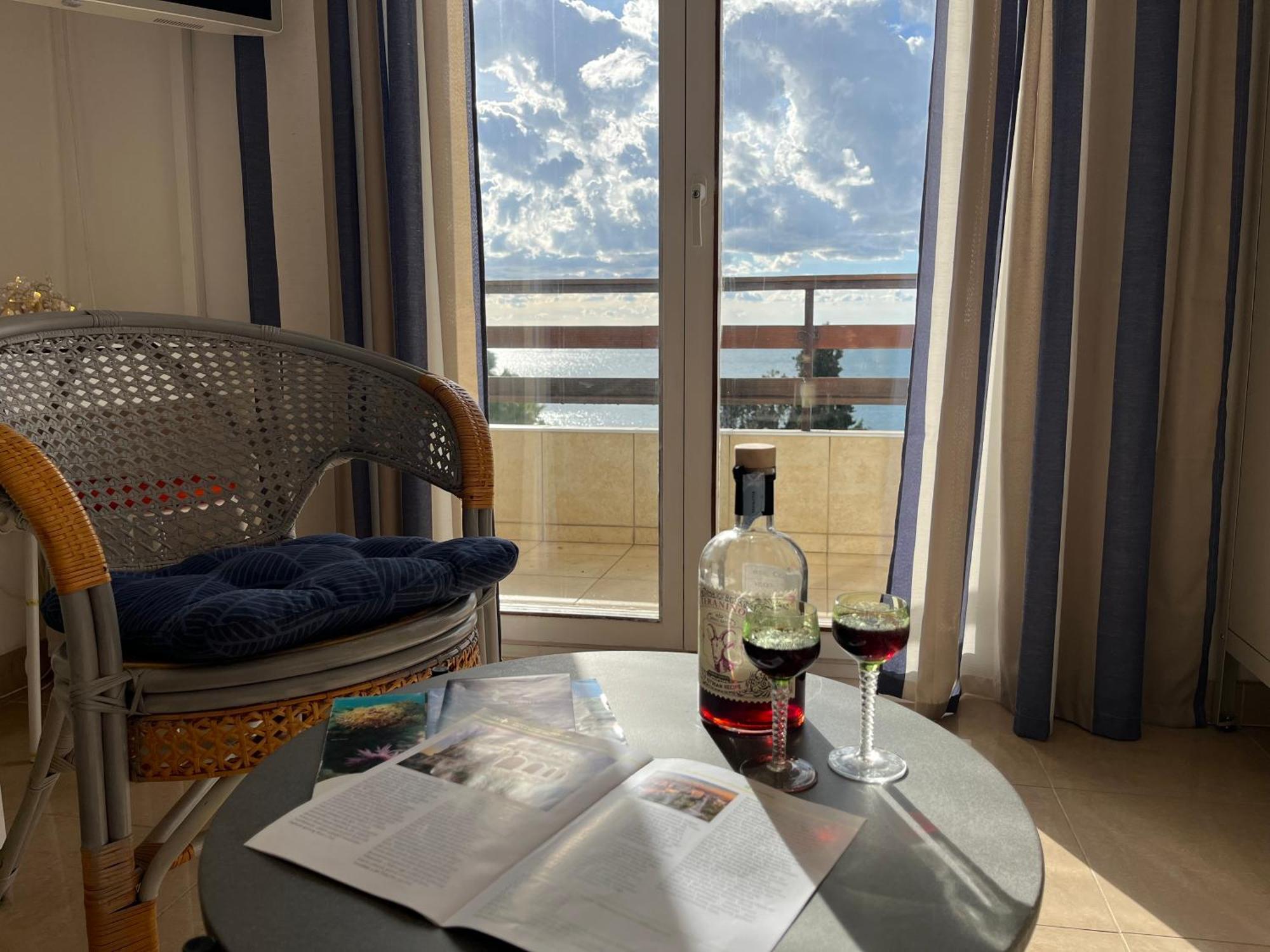 Apartment With A Sea View Pula Exterior photo